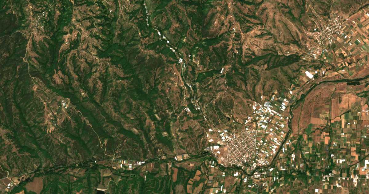 Satellitenkarte von Mendovo