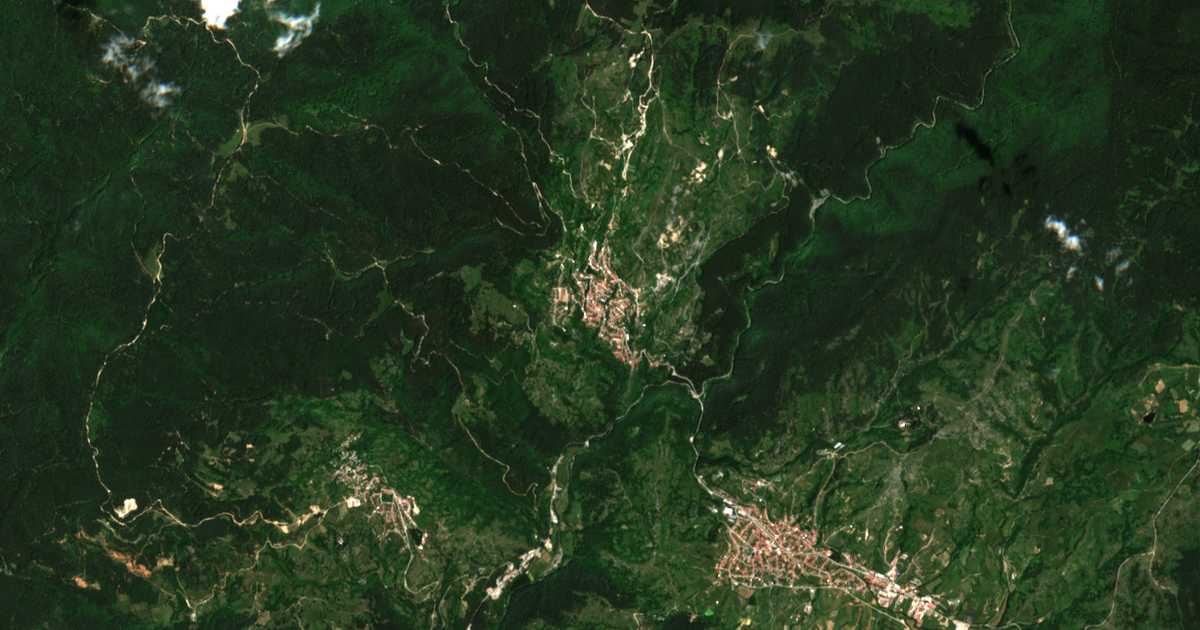 Satellitenkarte von Pletena