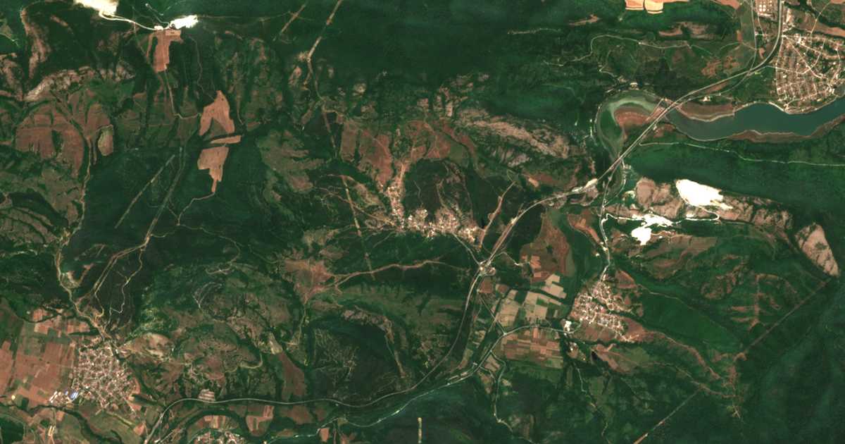 Satellitenkarte von Struja