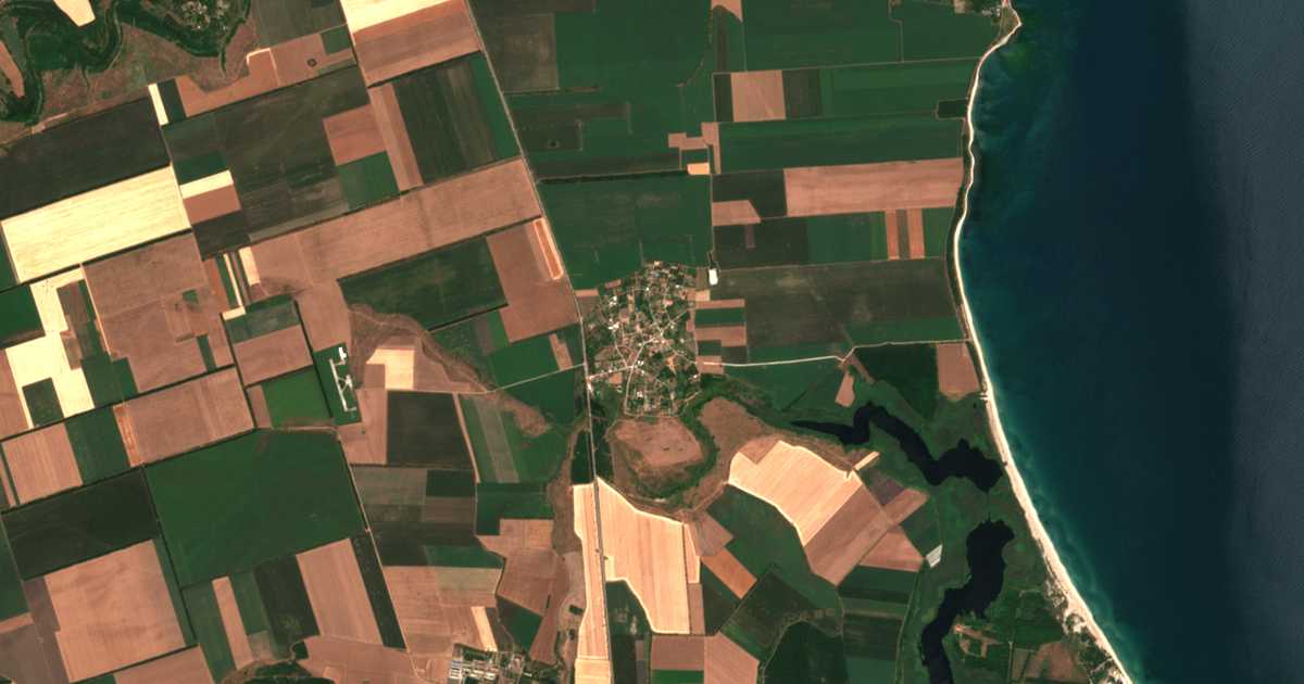 Satellitenkarte von Ezerec