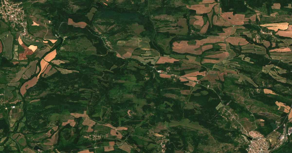 Satellitenkarte von Pejna