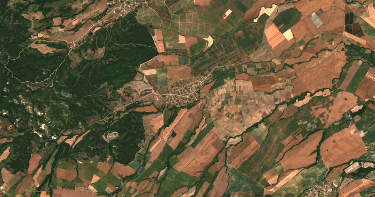 Satellitenkarte von Lozen