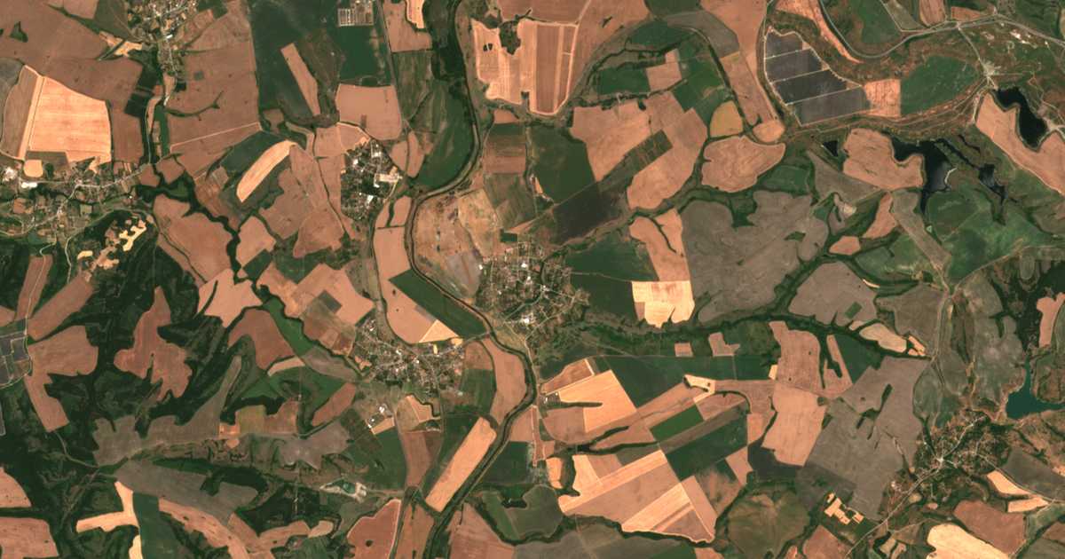 Satellitenkarte von Navǎsen