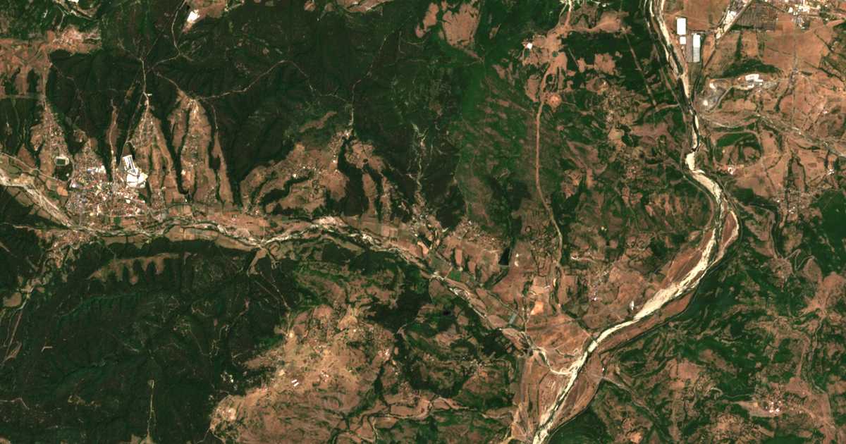 Satellitenkarte von Slǎnčogled