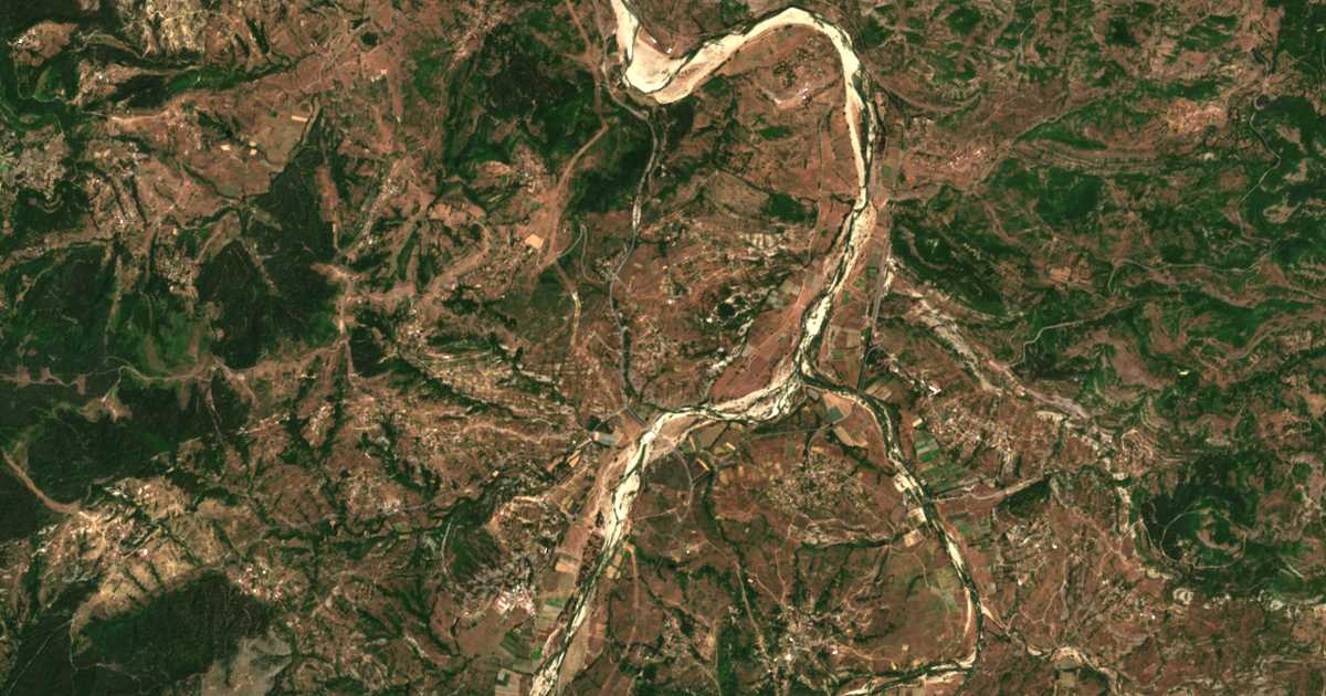 Satellitenkarte von Vǎrben
