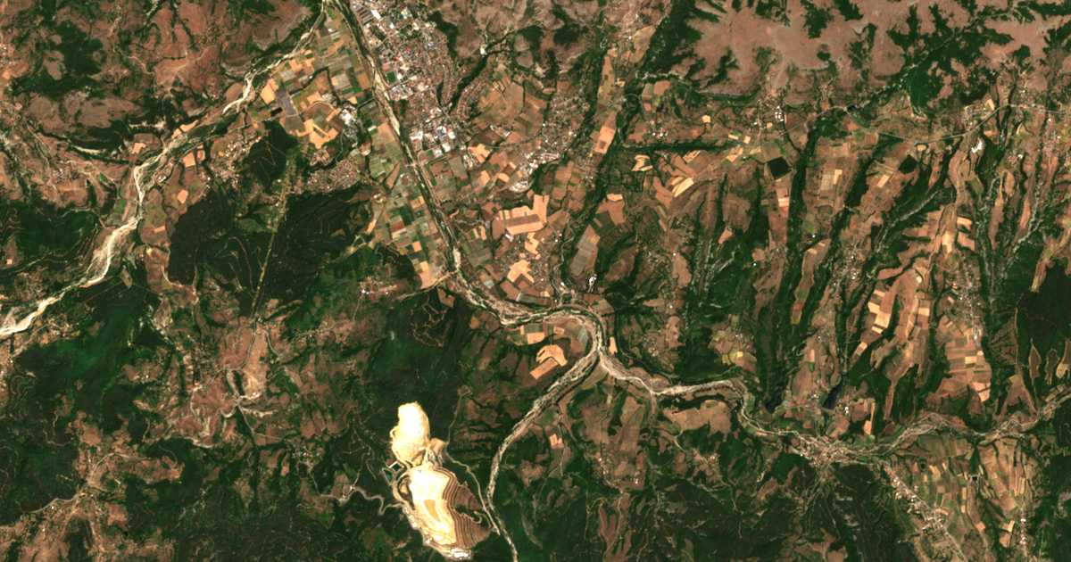 Satellitenkarte von Edrino