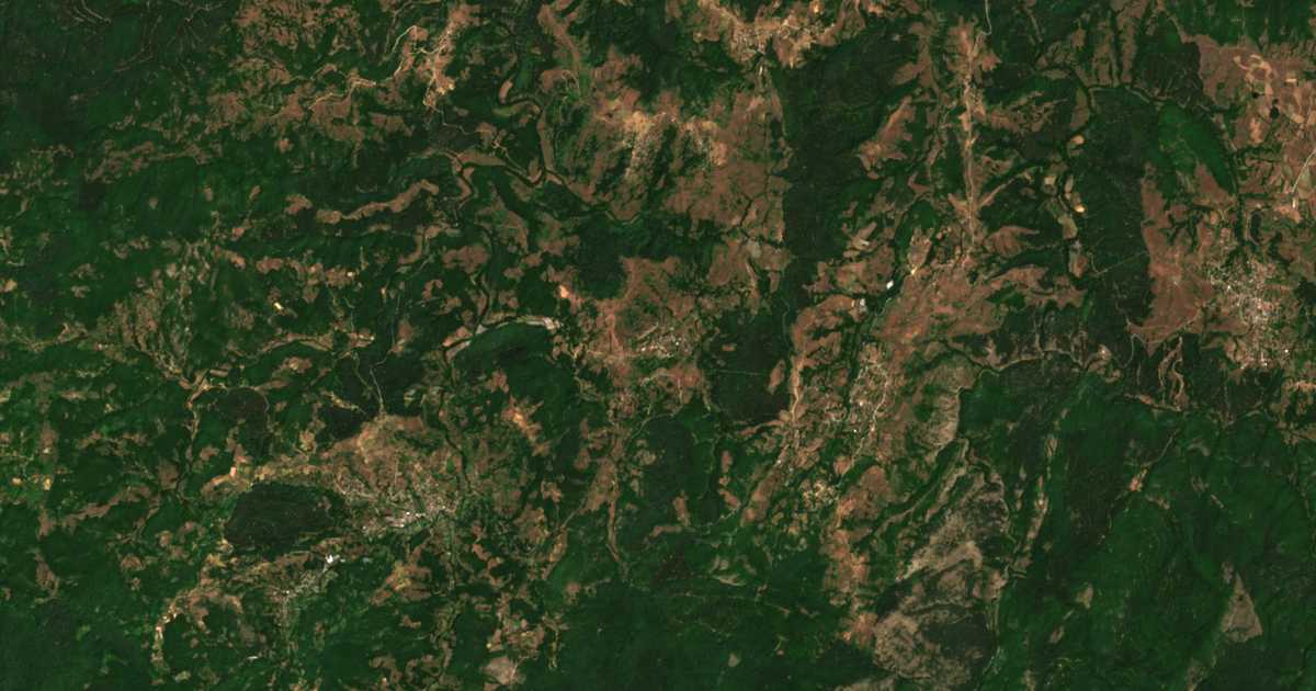 Satellitenkarte von Goljam Devesil