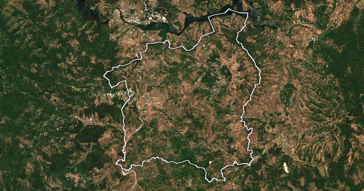 Satellitenbild mit eingezeichneter Grenze: Momchilgrad