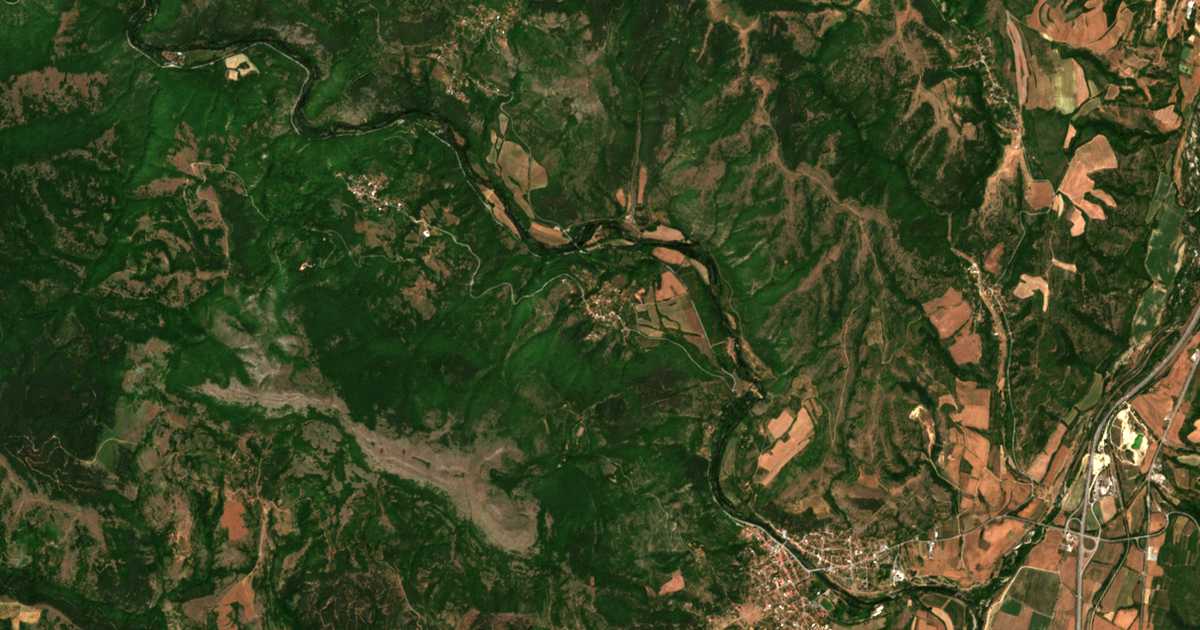 Satellitenkarte von Dobrovo