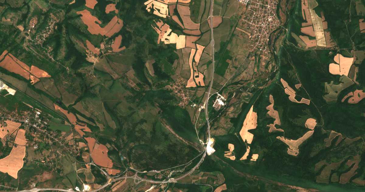 Satellitenkarte von Pešterna