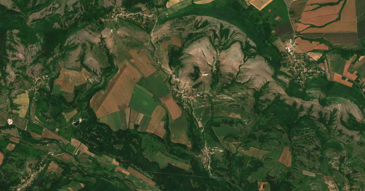 Satellitenkarte von Čemiš