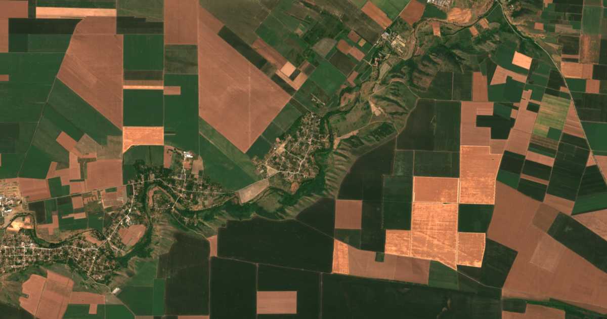 Satellitenkarte von Černi Vrǎh