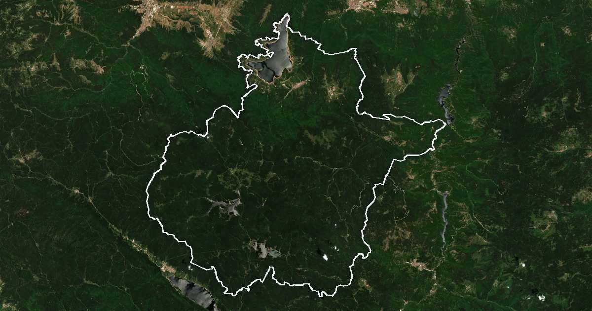 Satellitenbild mit eingezeichneter Grenze: Batak