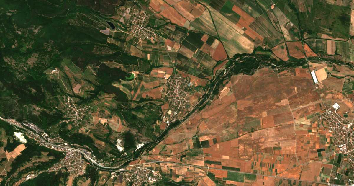 Satellitenkarte von Menenkjovo