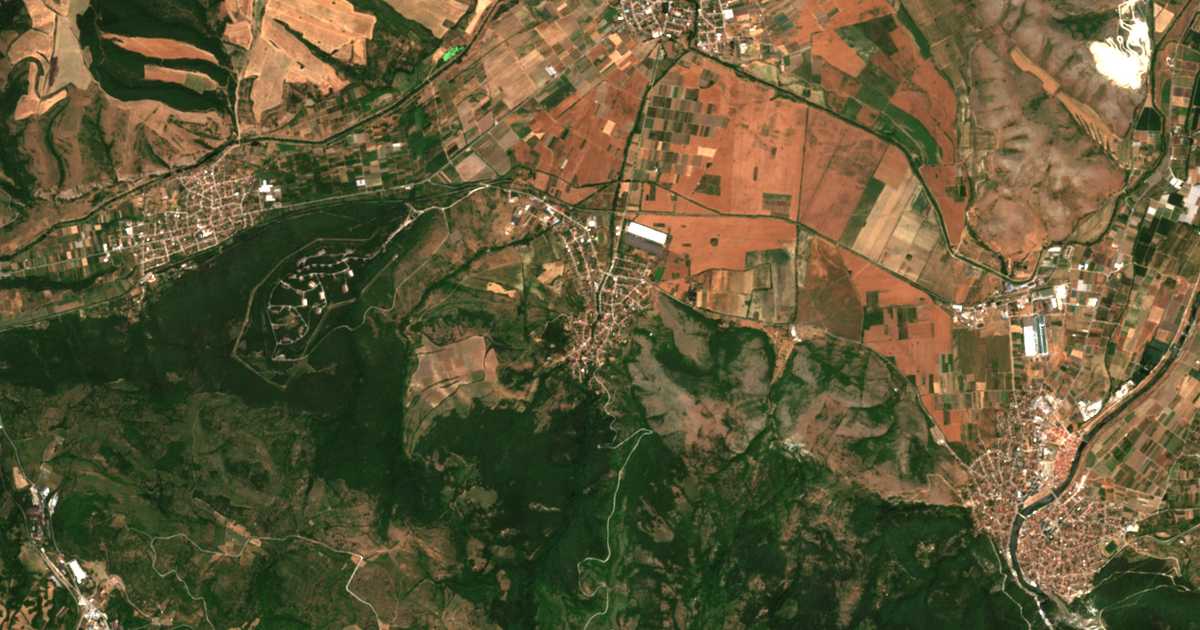 Satellitenkarte von Kozarsko