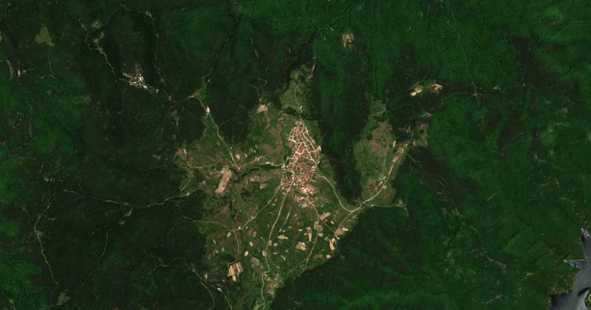 Satellitenkarte von Ravnogor