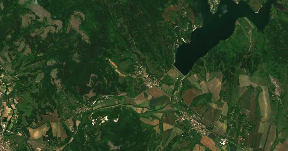 Satellitenkarte von Loboš