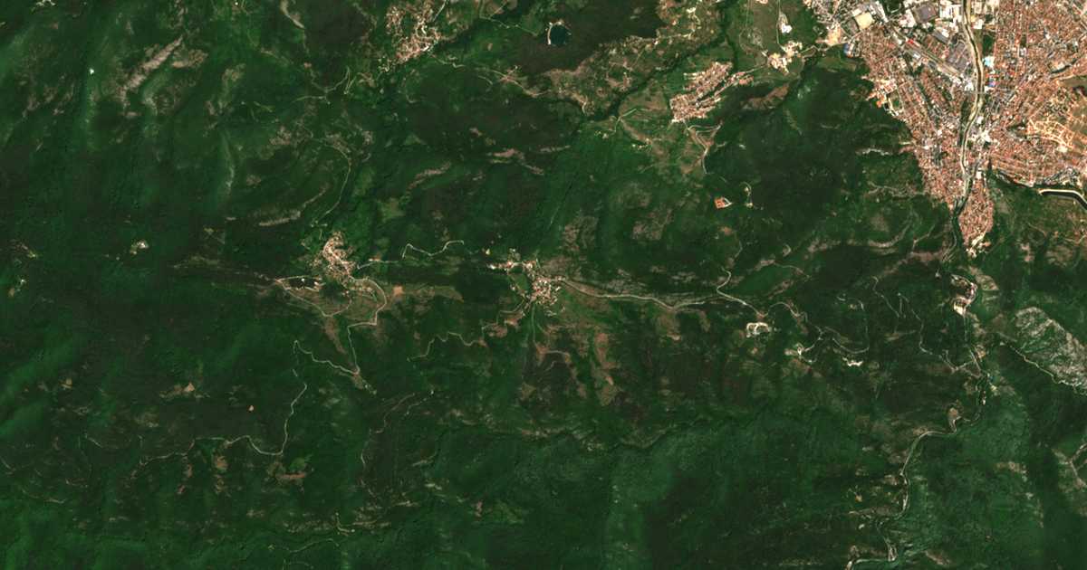 Satellitenkarte von Ljaskovo