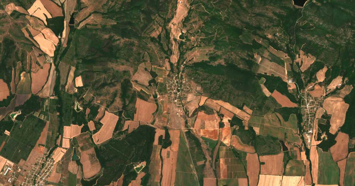 Satellitenkarte von Vǎrben