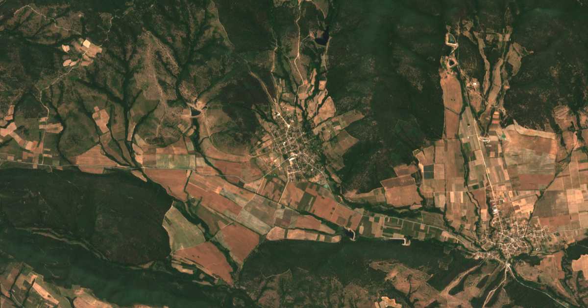 Satellitenkarte von Krǎstevič