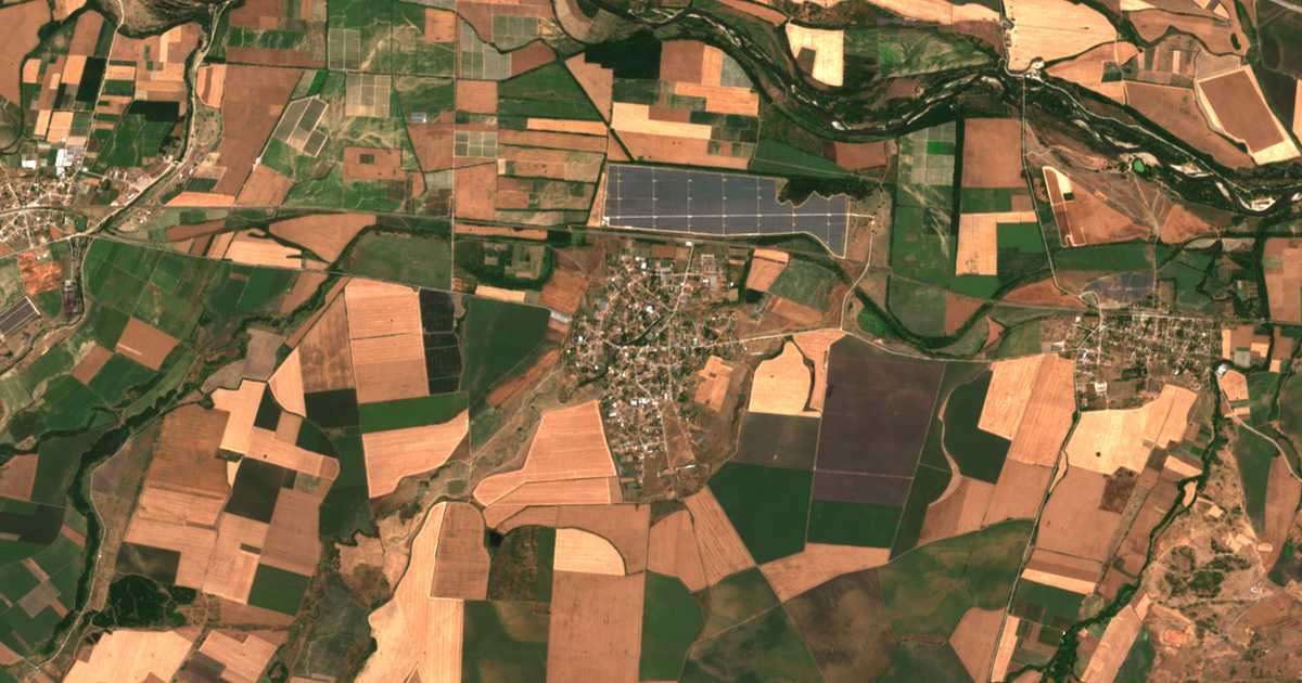 Satellitenkarte von Karadžalovo