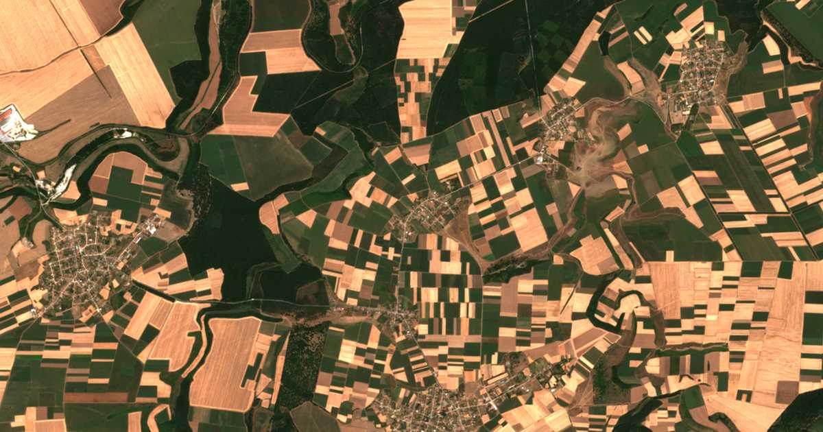 Satellitenkarte von Sredoselci