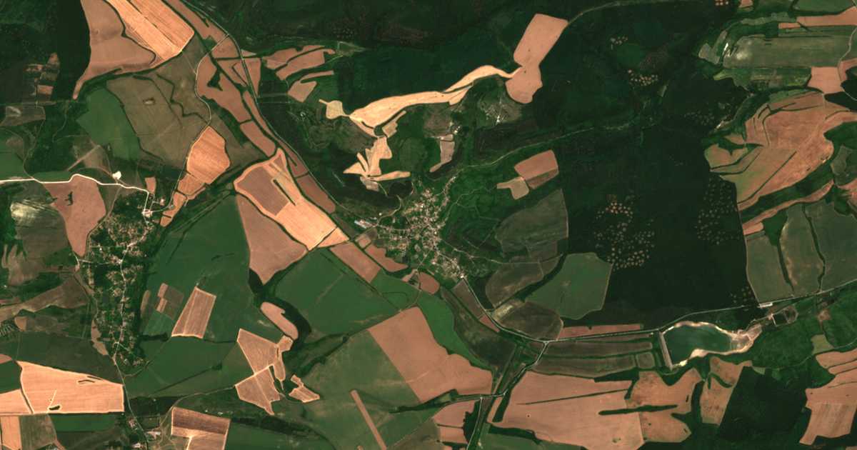 Satellitenkarte von Lom Čerkovna