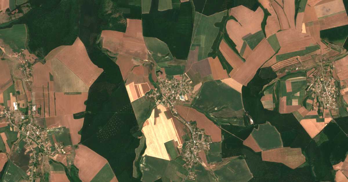 Satellitenkarte von Ljatno