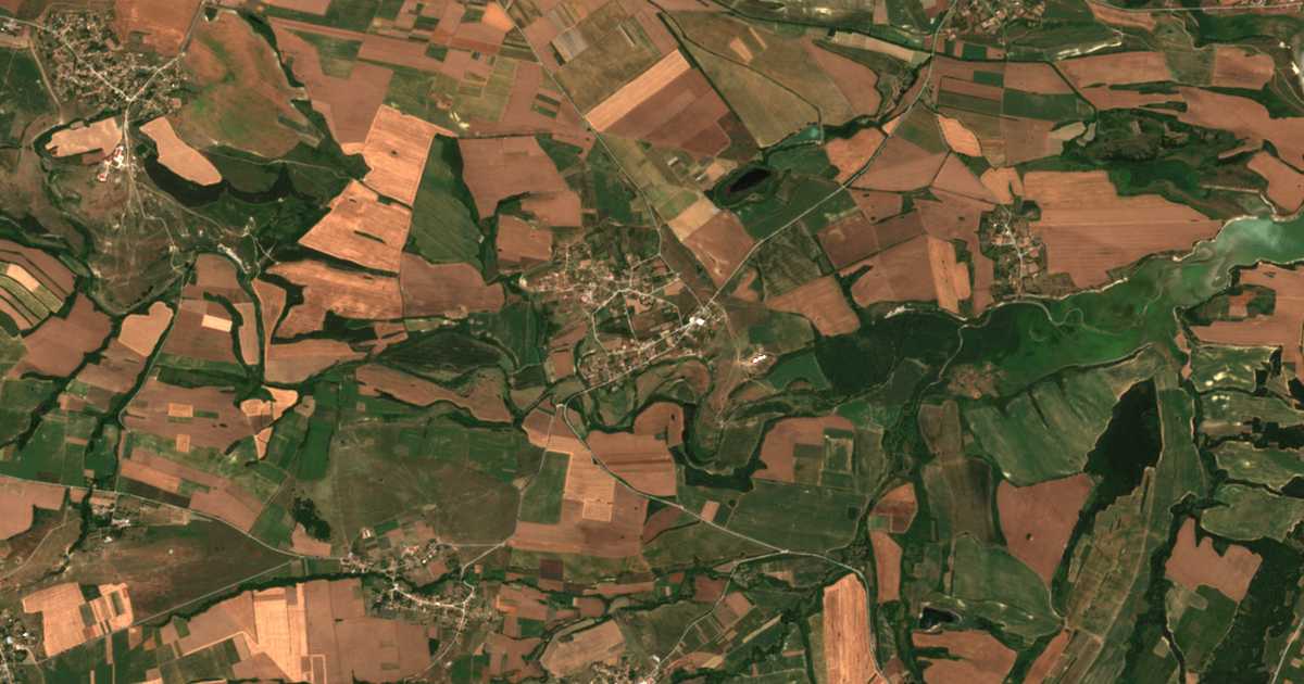 Satellitenkarte von Mengiševo