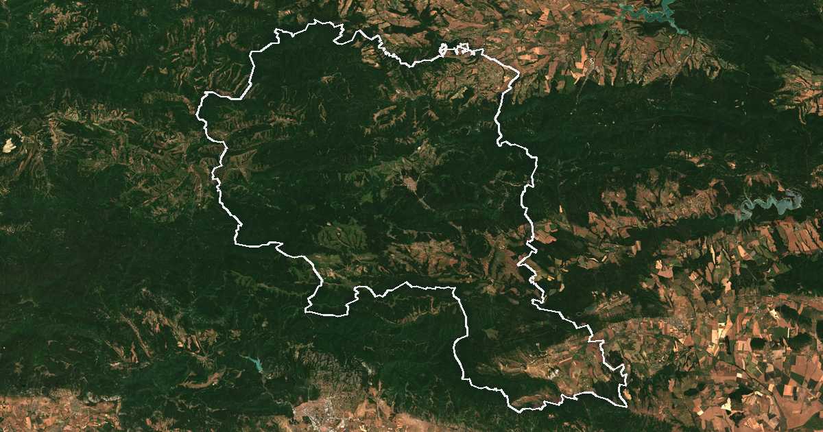 Satellitenbild mit eingezeichneter Grenze: Kotel
