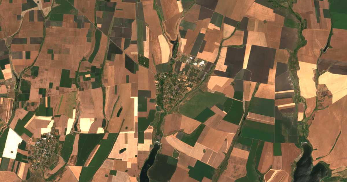 Satellitenkarte von Bjal kladenec