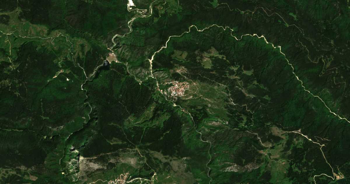 Satellitenkarte von Gjovren