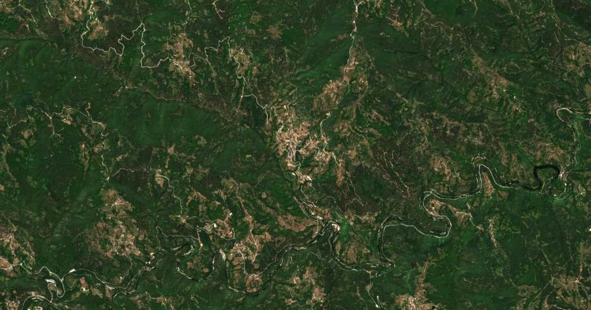 Satellitenkarte von Vǎrbina