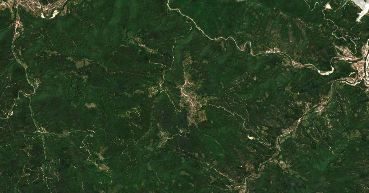 Satellitenkarte von Ravninata