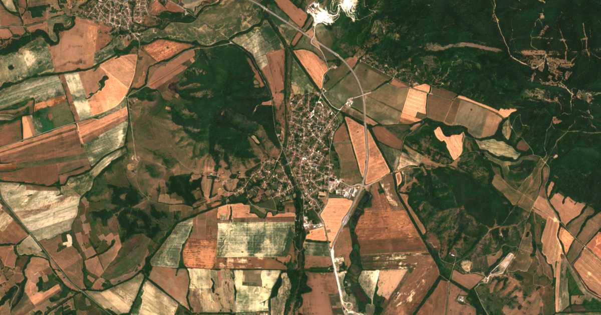 Satellitenkarte von Skravena
