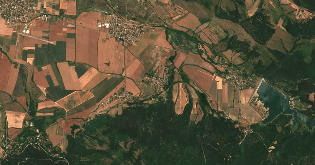 Satellitenkarte von Karapolci