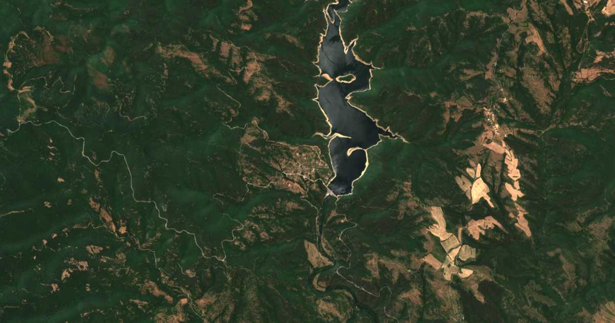 Satellitenkarte von Muhovo