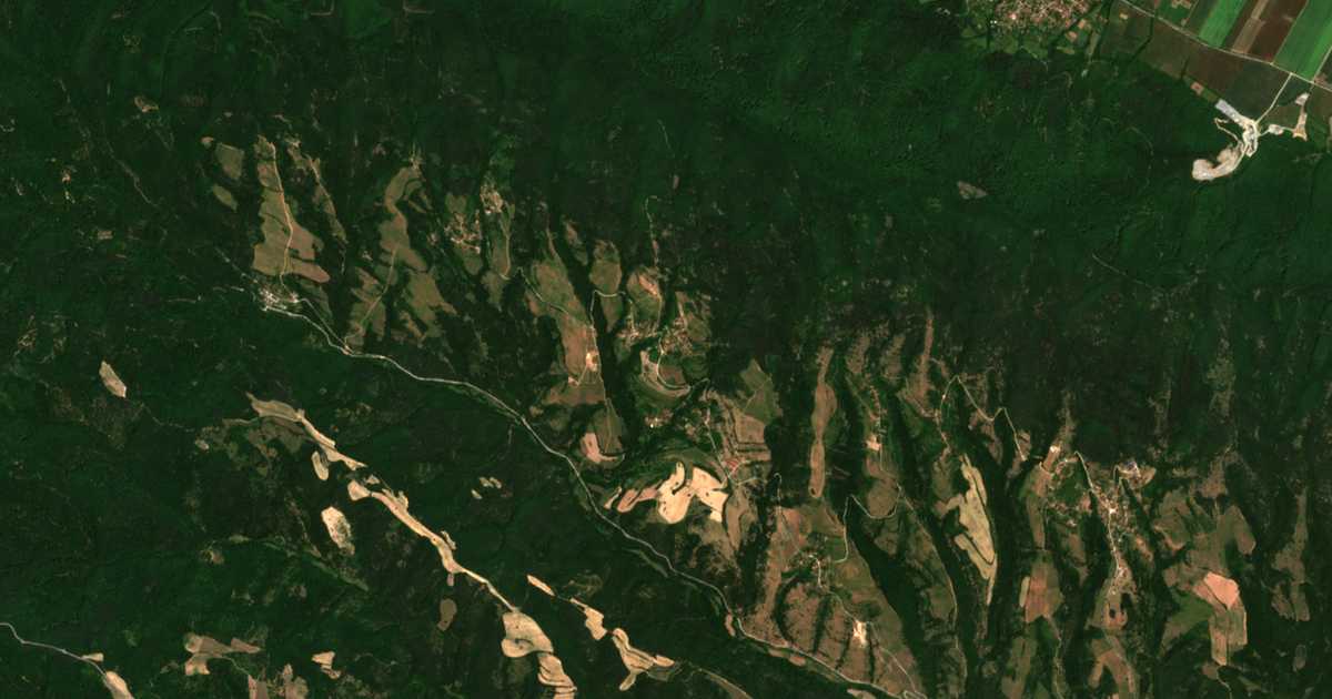 Satellitenkarte von Očuša