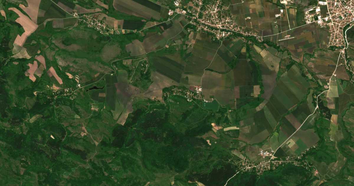 Satellitenkarte von Bratuškovo