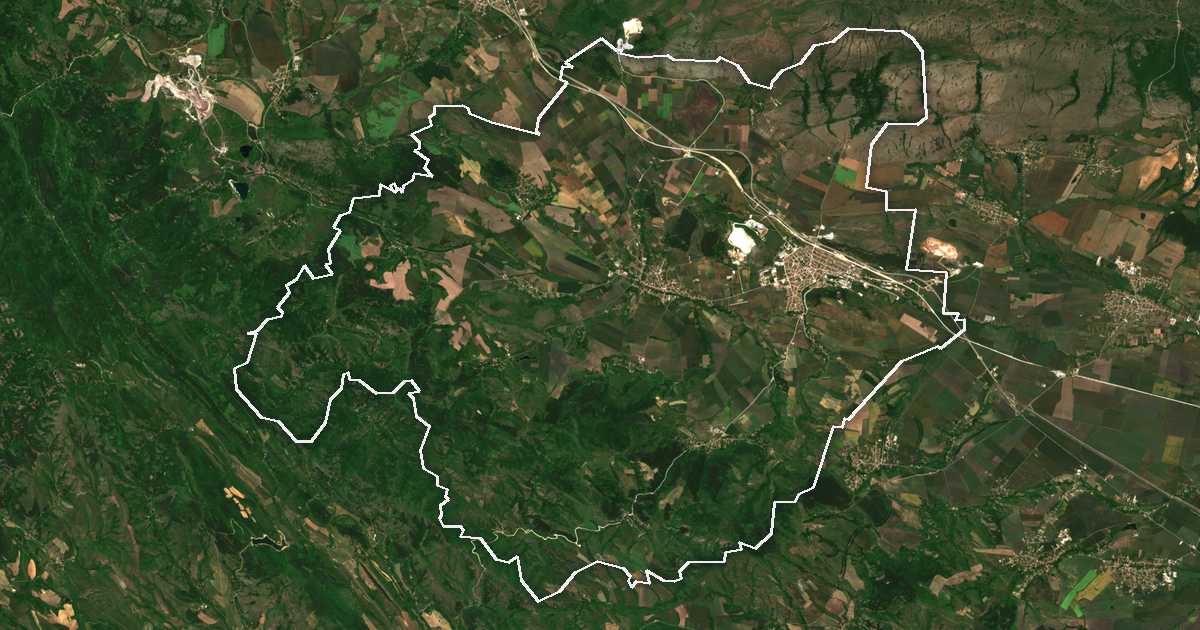 Satellitenbild mit eingezeichneter Grenze: Slivnica