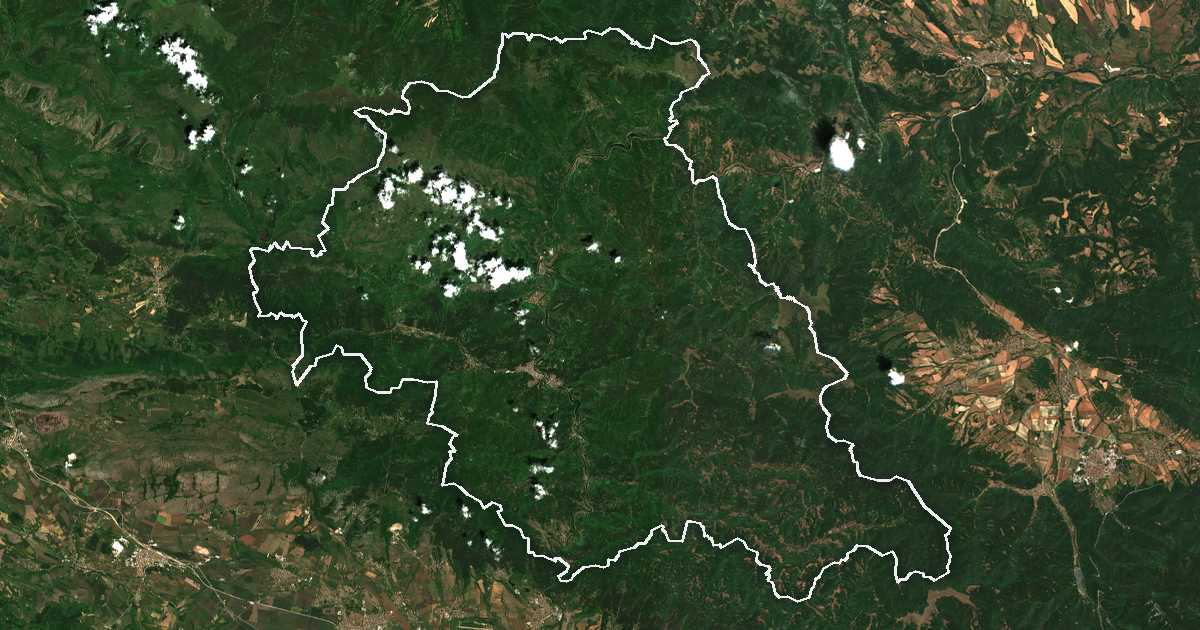 Satellitenbild mit eingezeichneter Grenze: Svoge