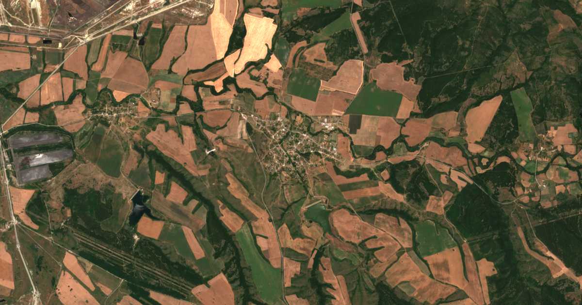 Satellitenkarte von Mǎdrec