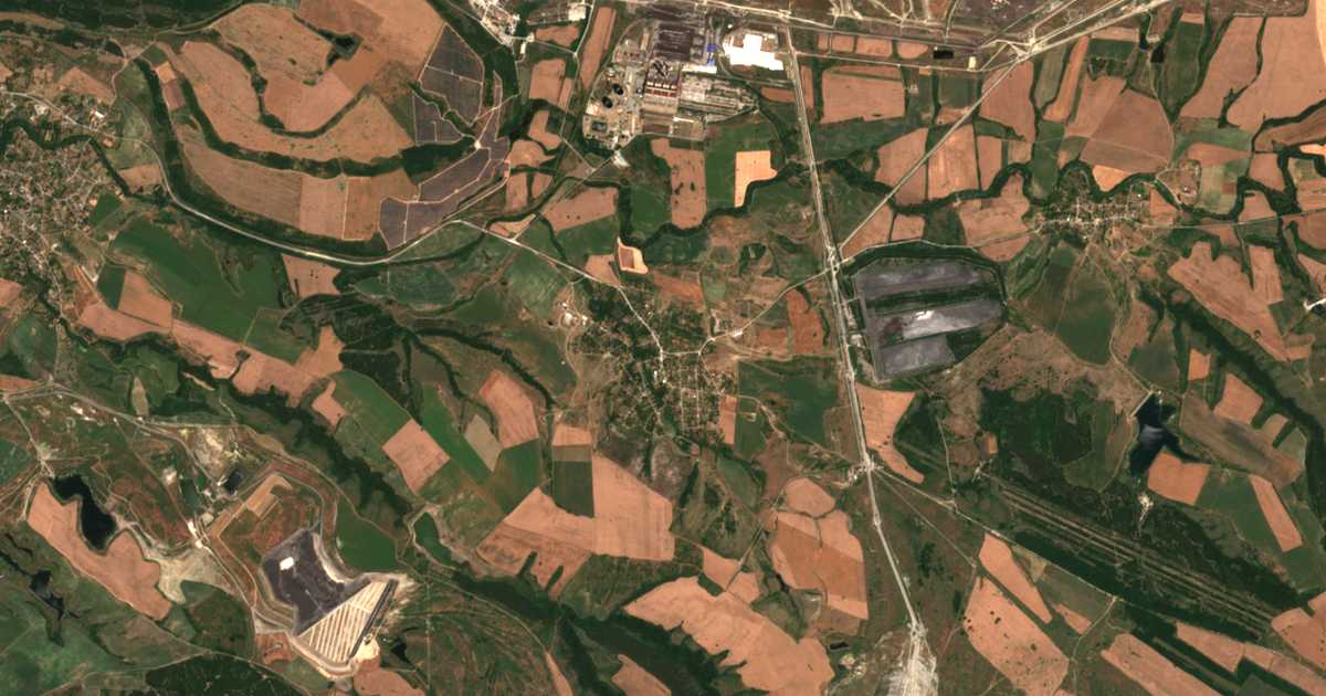Satellitenkarte von Mednikarovo