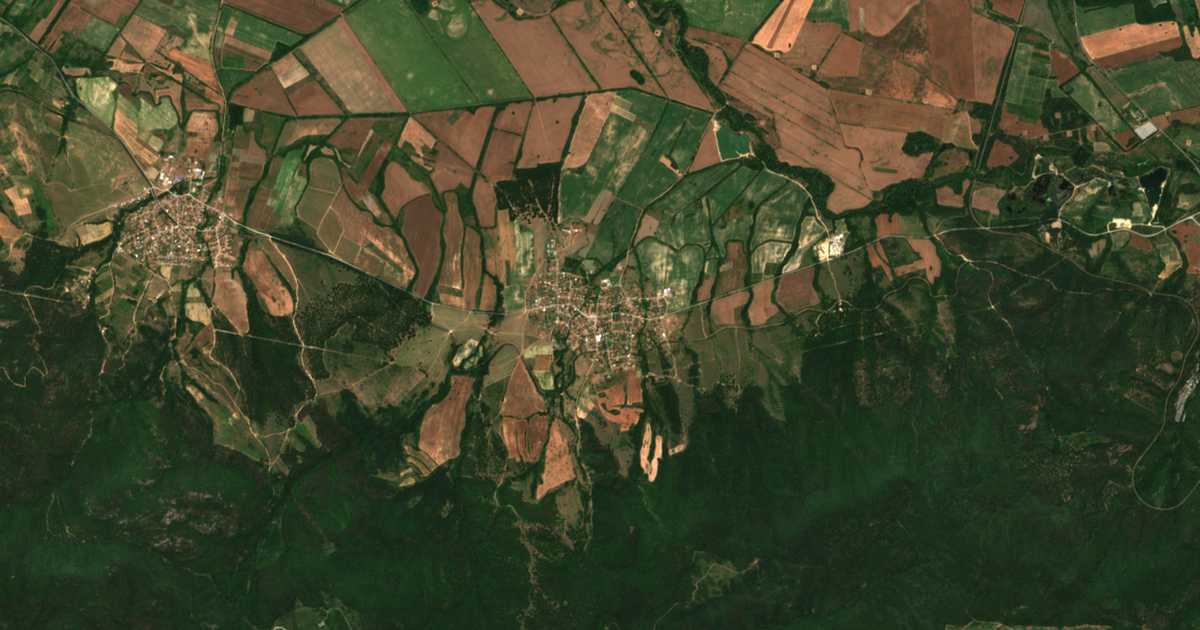 Satellitenkarte von Rǎžena