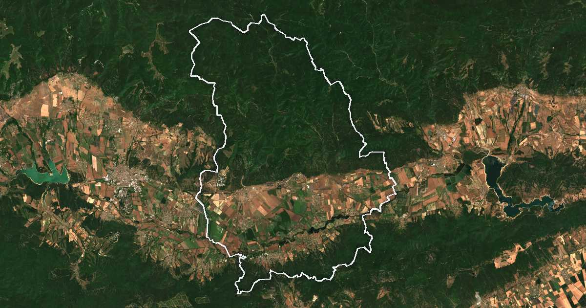 Satellitenbild mit eingezeichneter Grenze: Mǎgliž