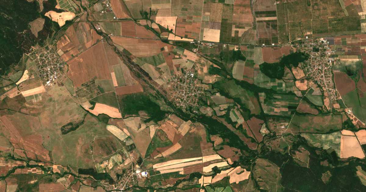 Satellitenkarte von Tǎrničeni