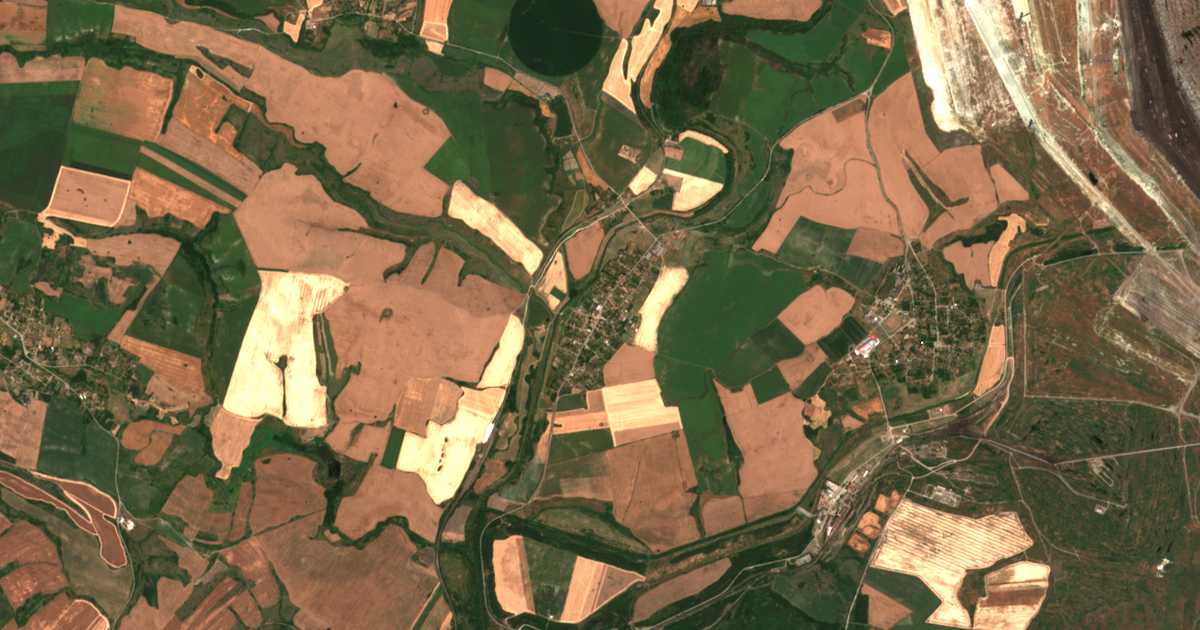 Satellitenkarte von Ljubenovo