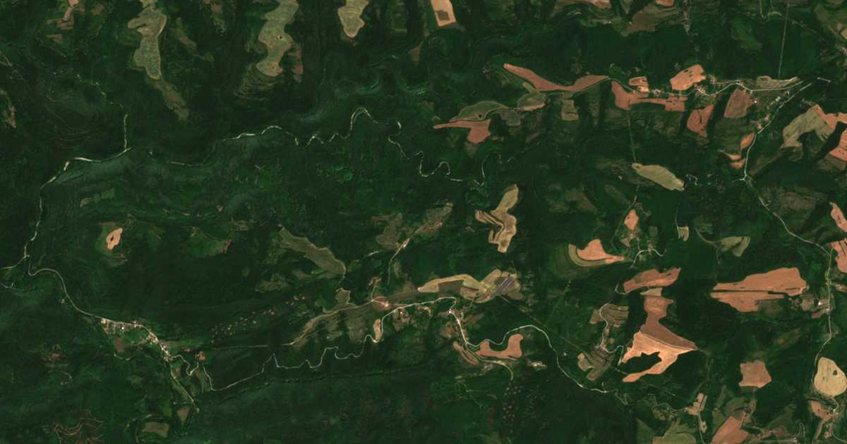 Satellitenkarte von Jarebično
