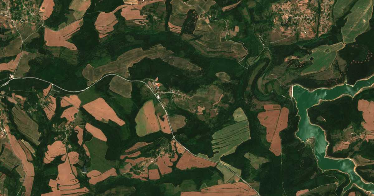 Satellitenkarte von Jastrebino