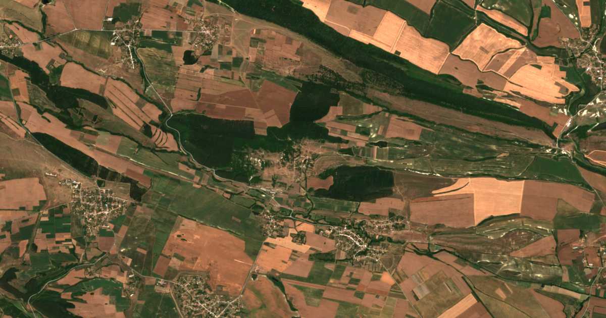 Satellitenkarte von Rǎtlina